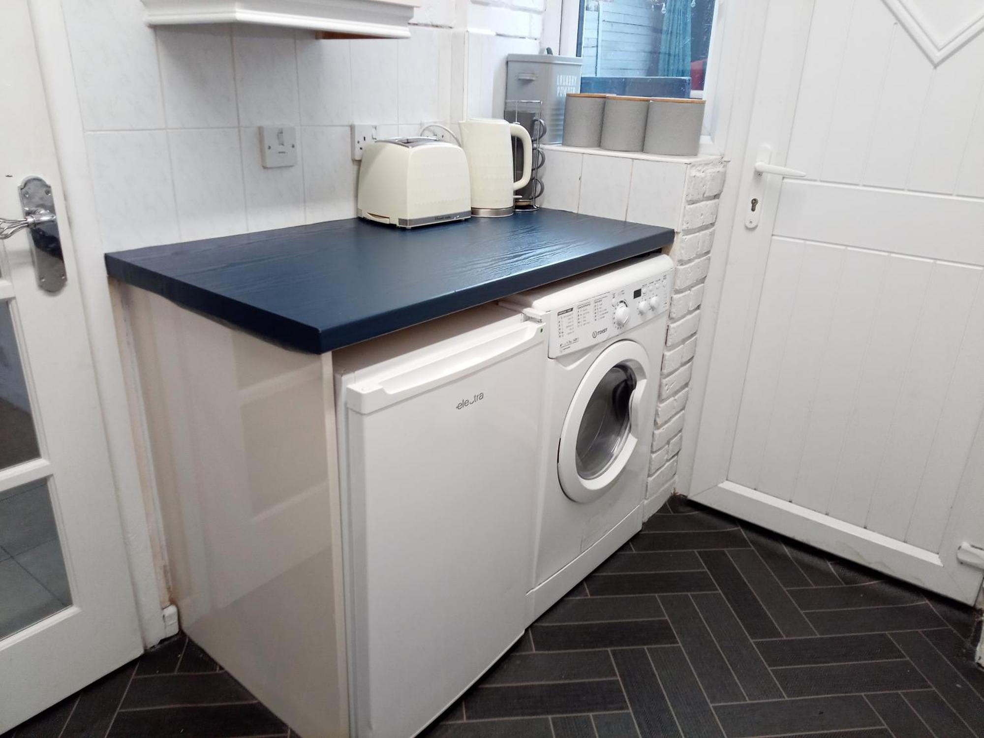 Beautiful 2-Bed House In Bolton With Free Parking Villa Buitenkant foto